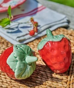 &klevering Strawberry Salt and Pepper Pots