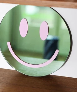 &klevering Smiley Face Mirror