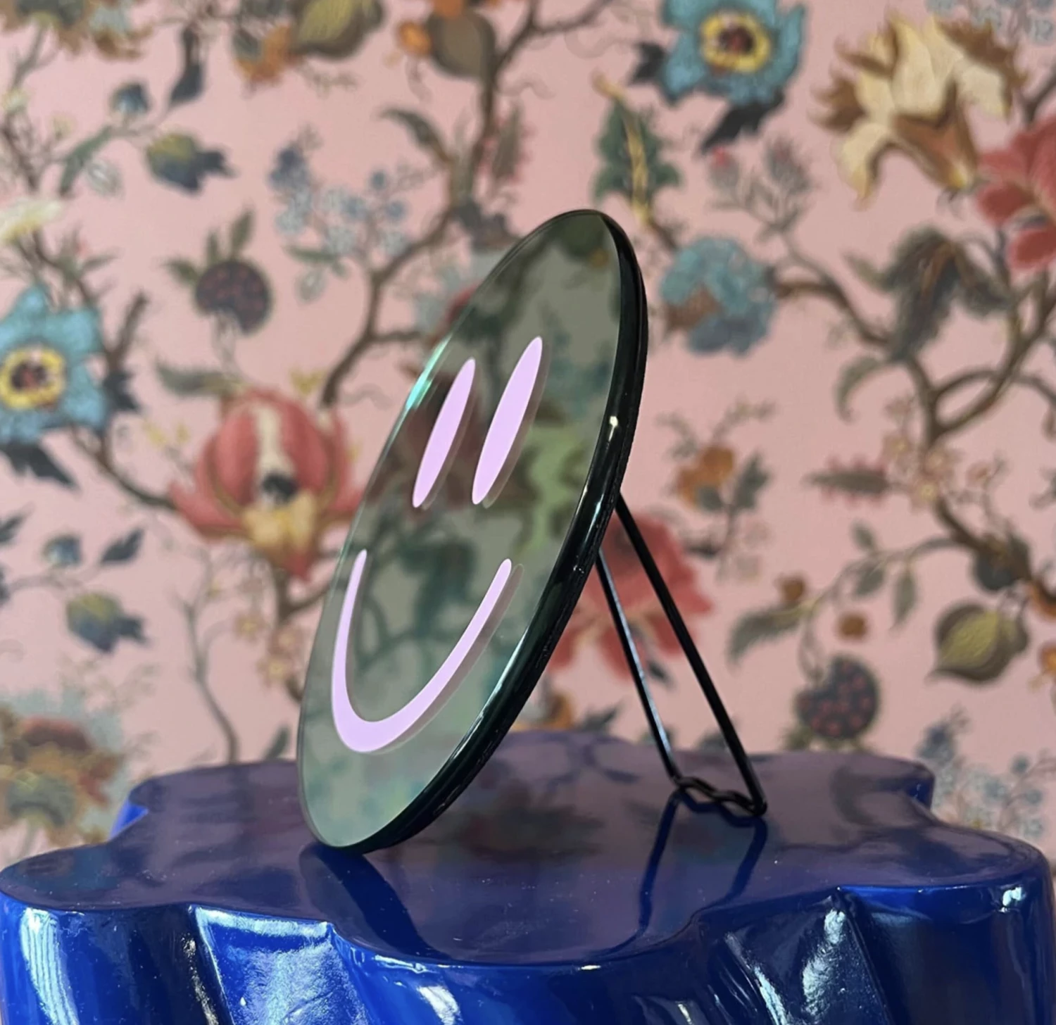 &klevering Smiley Face Mirror &klevering Smiley Face Mirror