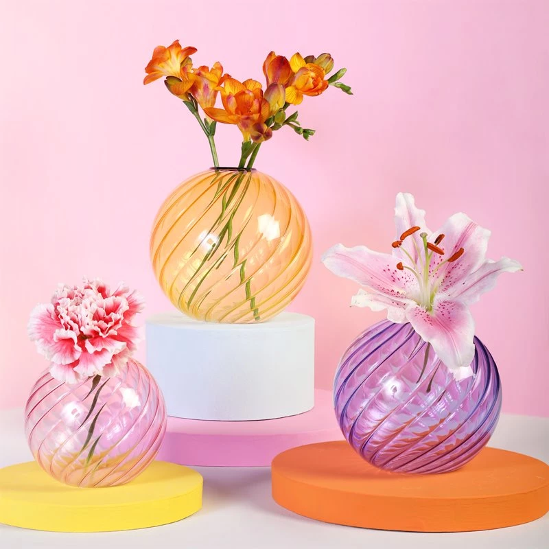 &klevering Pink Spiral Vase &klevering Pink Spiral Vase