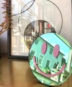 &klevering Standing Smile Mirror - Pink