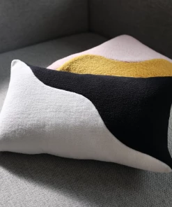 &klevering Black and White Wavy Rectangle Cushion (50 x 30cm)