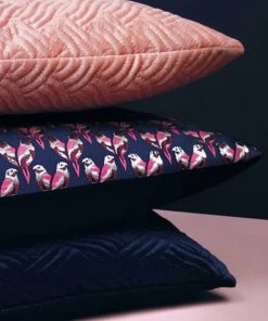 &klevering Square Embroidery Cushion - Pink