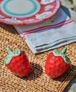 &klevering Strawberry Salt and Pepper Pots