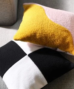 &klevering Wavy Square Pink Cushion